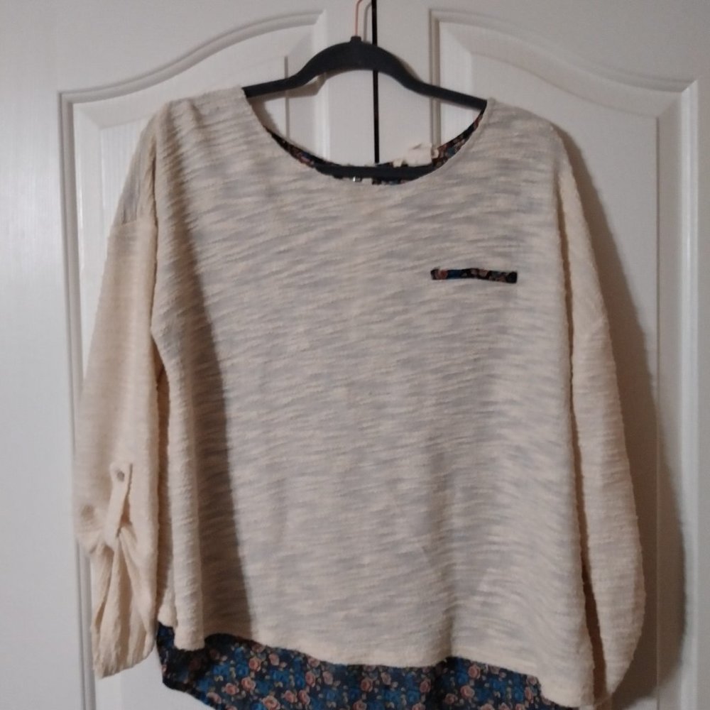 Pretty Good sweater top, size L